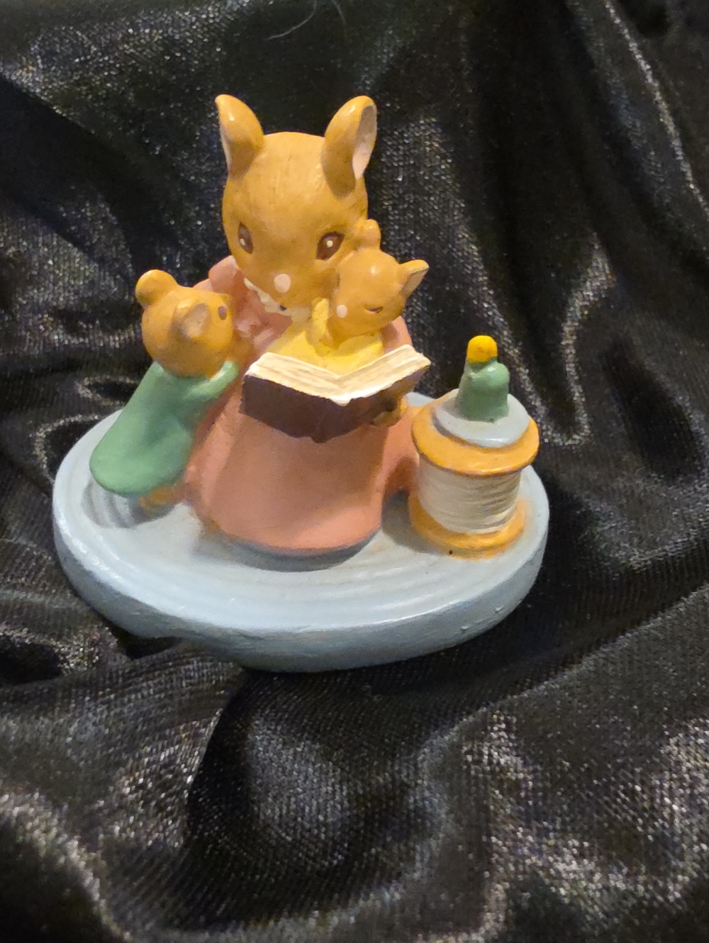 Miniature Village Avon Forest Friends Story Time Figurine